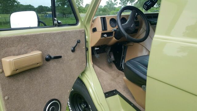 1991 Green Chevrolet G20 Van Short body