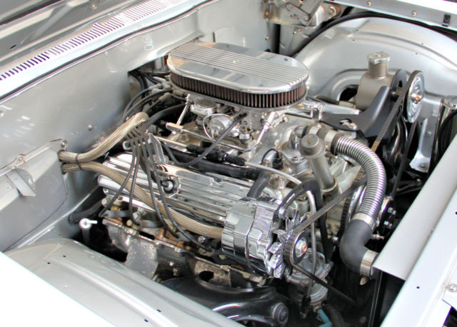 19620000 Two Tone Silver/Black Oldsmobile Custom Cruiser Coupe