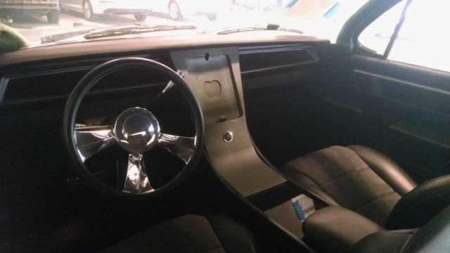 19620000 Two Tone Silver/Black Oldsmobile Custom Cruiser Coupe