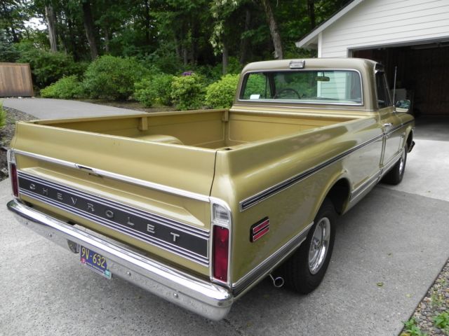 1970 Gold Chevrolet C-10 Pickup (Truck)
