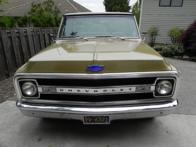 1970 Gold Chevrolet C-10 Pickup (Truck)
