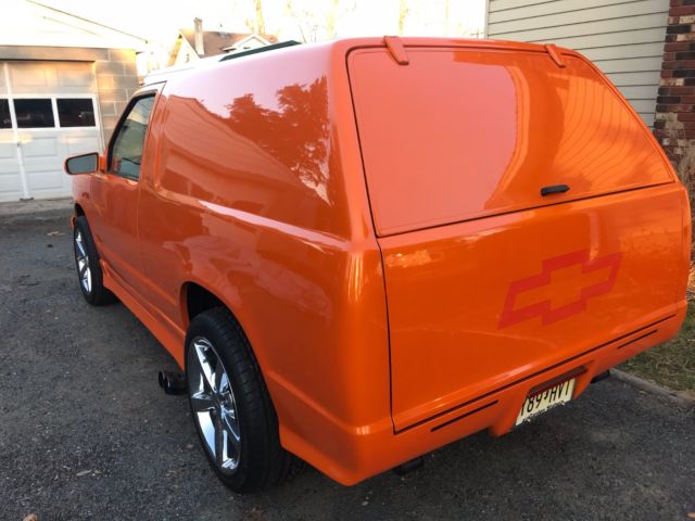 1987 orange pearl metallic Chevrolet S-10 2dr