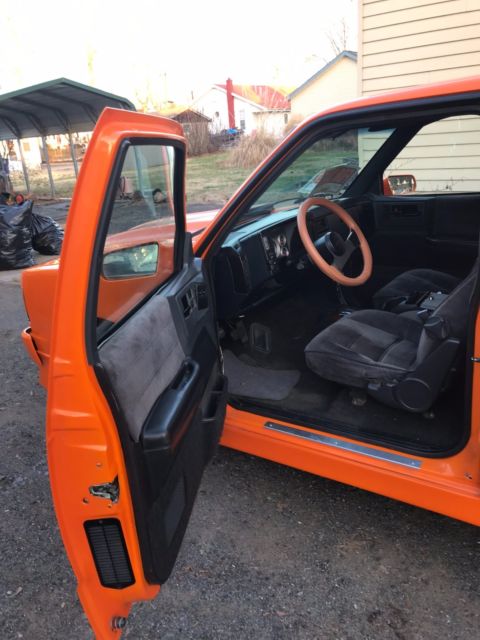 1987 orange pearl metallic Chevrolet S-10 2dr