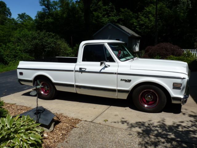 1972 White Chevrolet C-10