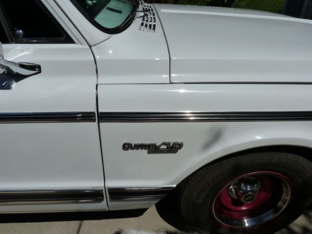 1972 White Chevrolet C-10