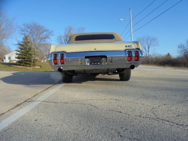 1970 Yellow Oldsmobile 442 Convertible