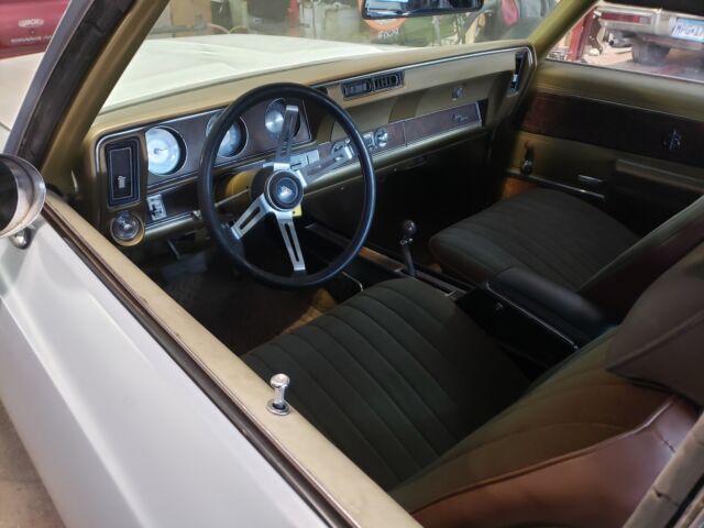 1970 Blue Oldsmobile Cutlass Coupe