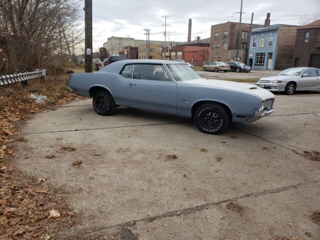1970 Blue Oldsmobile Cutlass Coupe