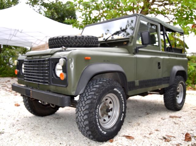 1986 Green Land Rover Defender SUV