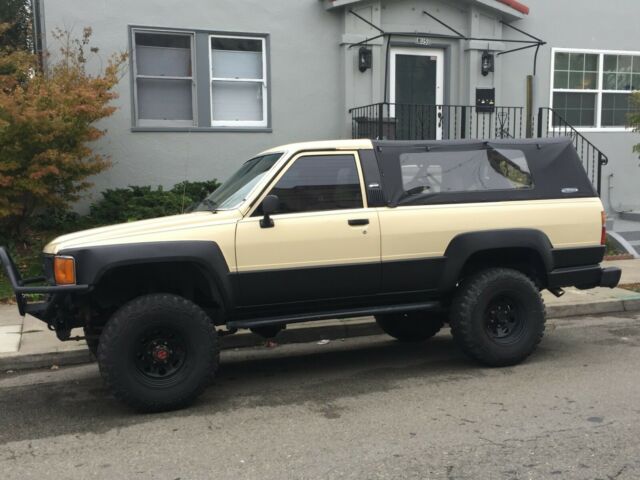 1984 Black & Tan Toyota 4Runner SUV