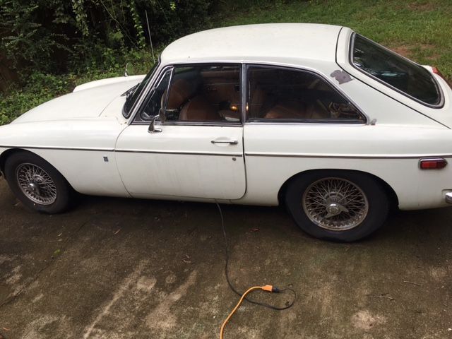 1970 white MG MGB hatchback