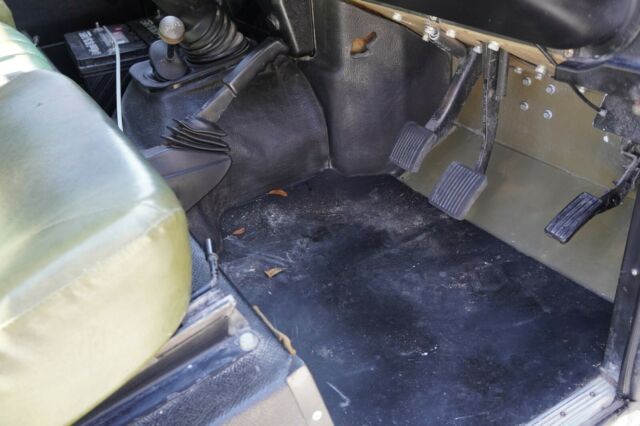 1990 NARDO GRAY Land Rover Defender Van Camper