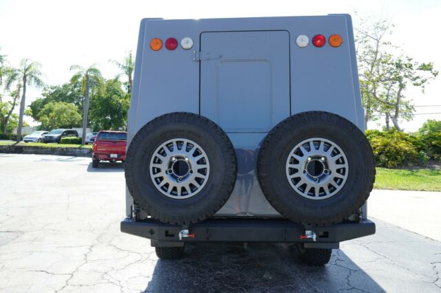 1990 NARDO GRAY Land Rover Defender Van Camper