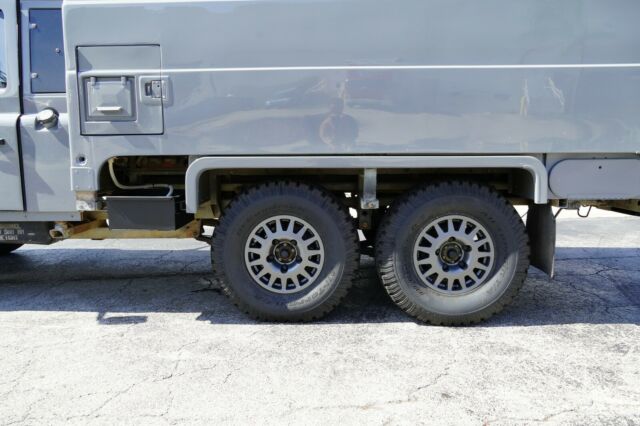 1990 NARDO GRAY Land Rover Defender Van Camper