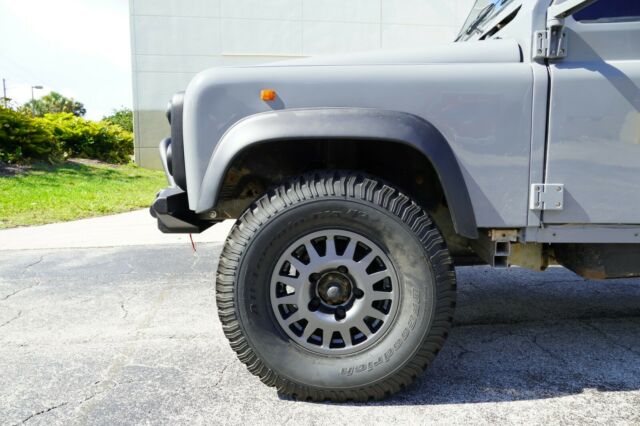 1990 NARDO GRAY Land Rover Defender Van Camper