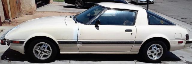 1985 White Mazda RX-7 Coupe