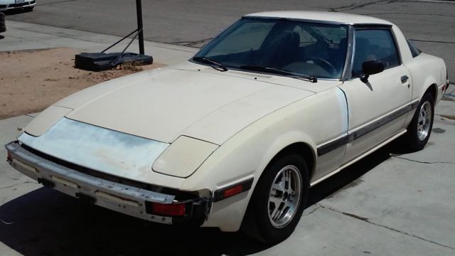 1985 White Mazda RX-7 Coupe