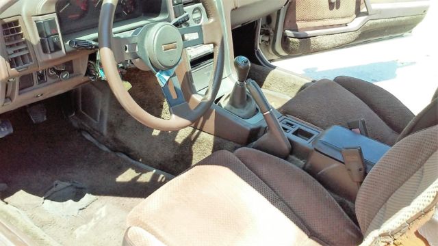 1985 White Mazda RX-7 Coupe