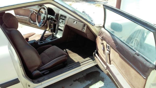 1985 White Mazda RX-7 Coupe