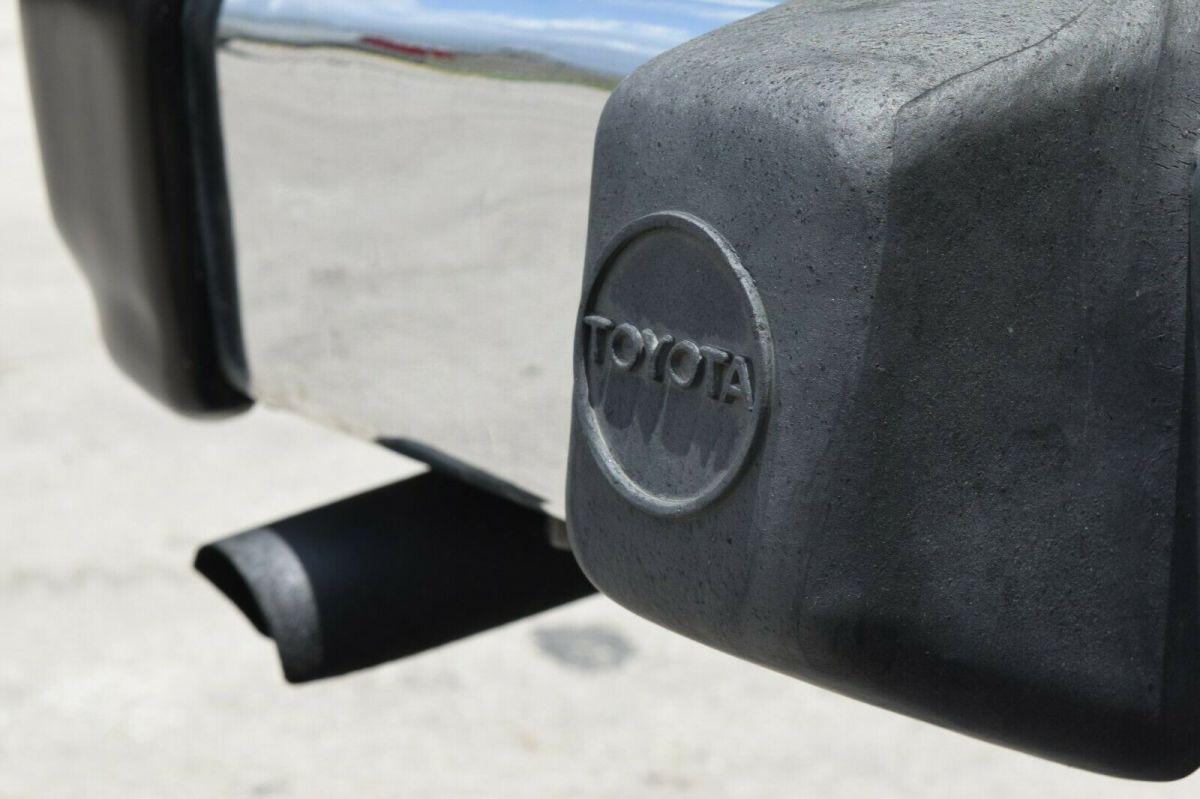 1985 Yellow Toyota Land Cruiser SUV