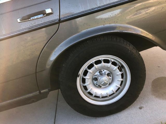 1982 Gray Mercedes-Benz 300-Series Sedan