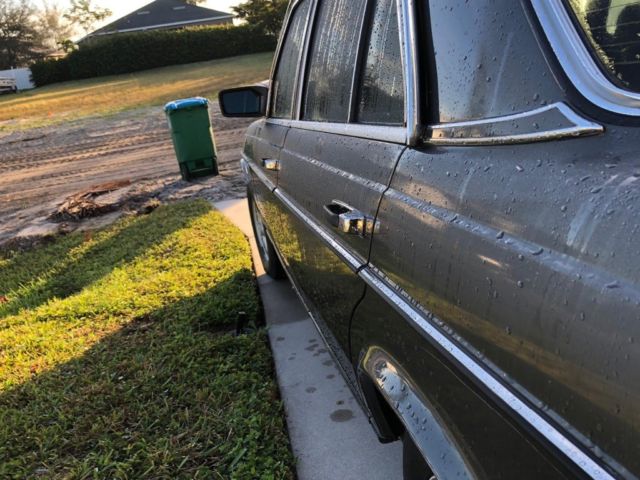 1982 Gray Mercedes-Benz 300-Series Sedan