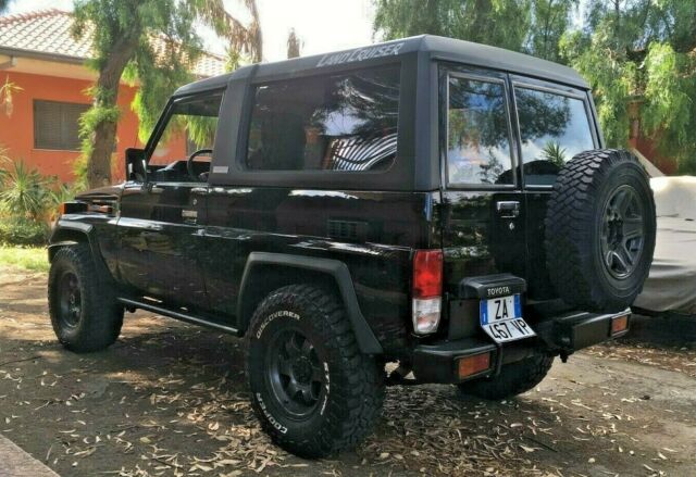 1987 Black Toyota Land Cruiser 4X4