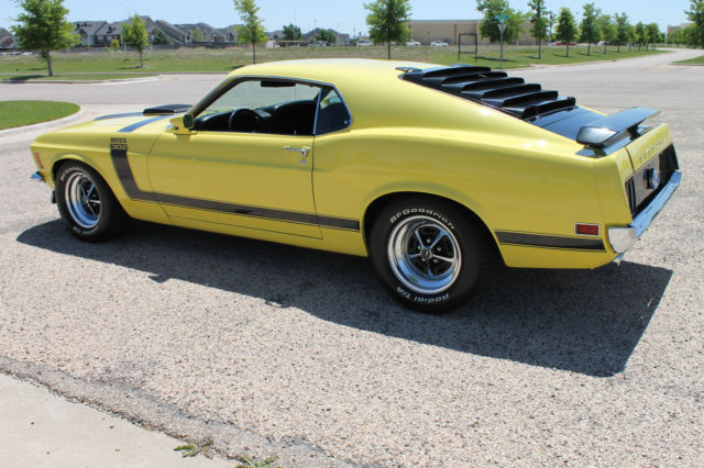 1970 Yellow Ford Mustang SPORTROOF
