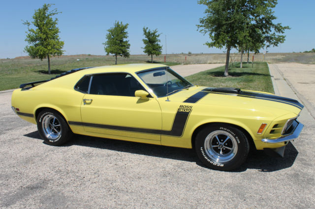 1970 Yellow Ford Mustang SPORTROOF