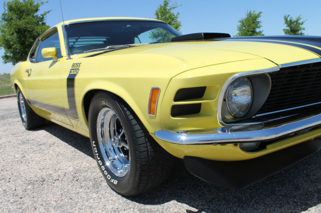 1970 Yellow Ford Mustang SPORTROOF