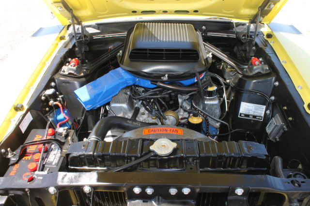 1970 Yellow Ford Mustang SPORTROOF