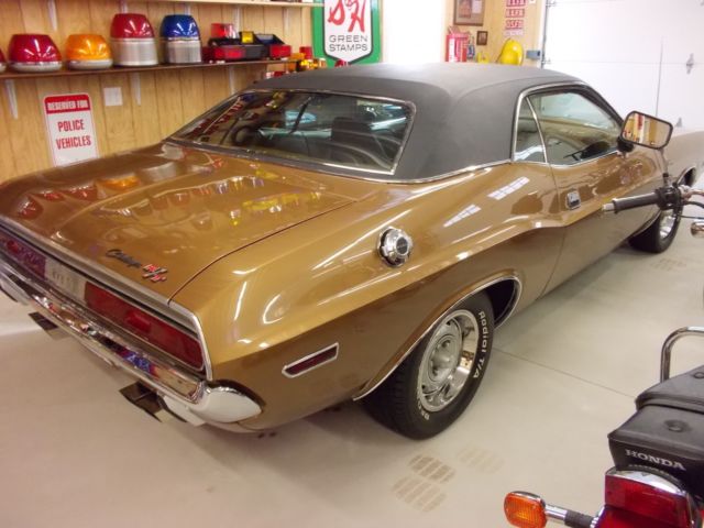 1970 Brown Dodge Challenger