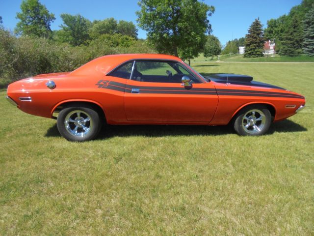 1971 Orange Dodge Challenger Coupe