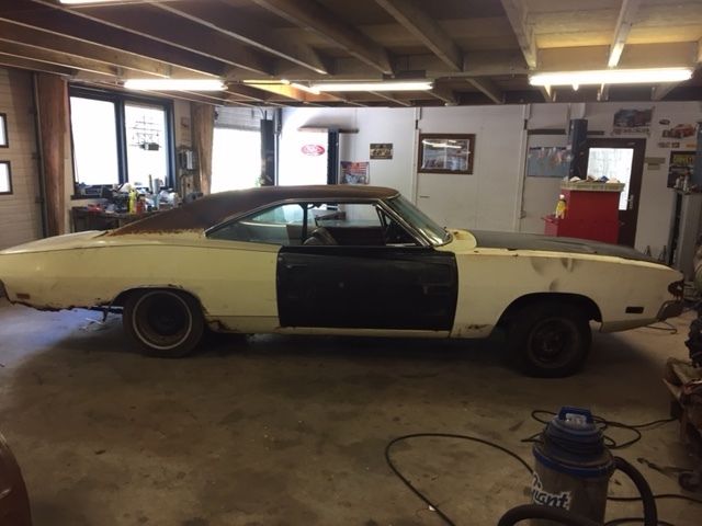 1969 yellow Dodge Charger Coupe