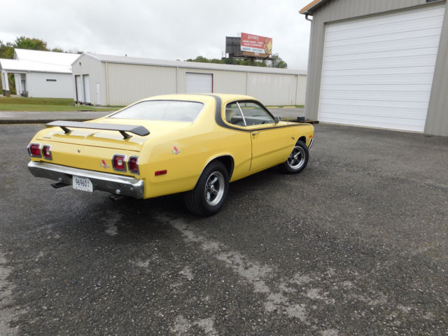 1973 Yellow Dodge Dart