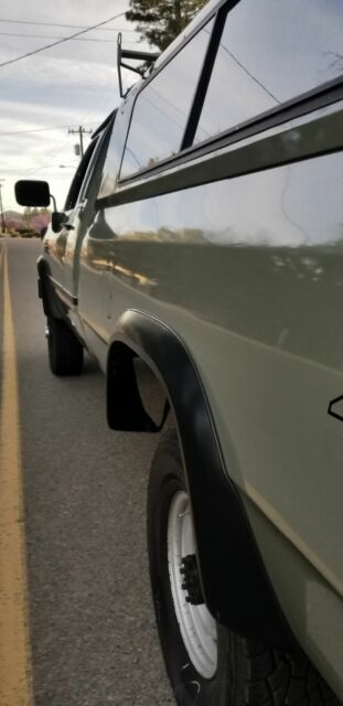 1993 Toyota 0416 Dune Biege Dodge Ram 2500 Crew Cab Pickup