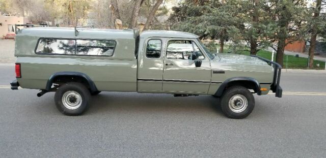 1993 Toyota 0416 Dune Biege Dodge Ram 2500 Crew Cab Pickup