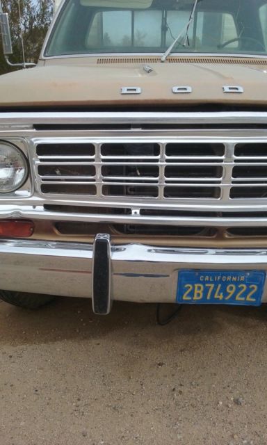 1975 Tan Dodge Power Wagon