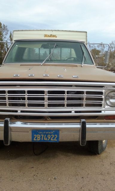 1975 Tan Dodge Power Wagon