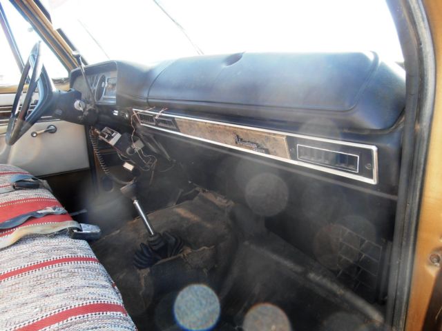 1975 Tan Dodge Power Wagon