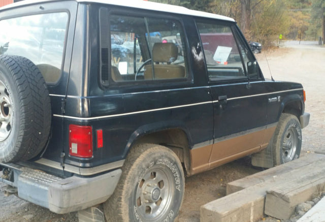 19880000 BLACK Mitsubishi Raider