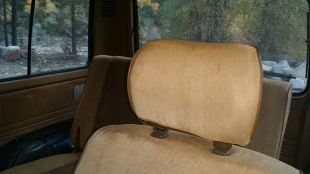 19880000 BLACK Mitsubishi Raider