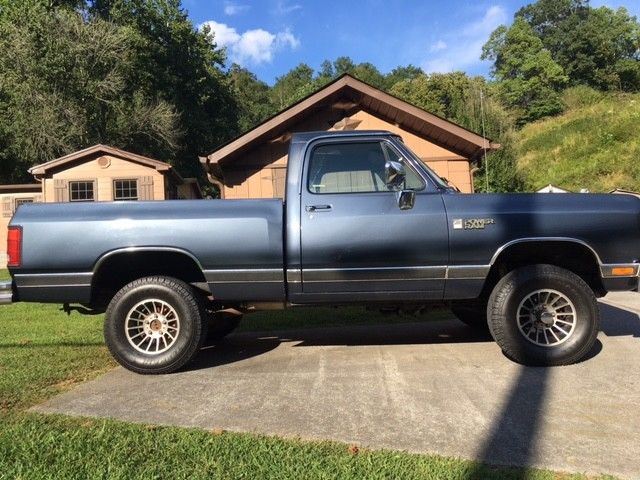1988 Blue Dodge Ram 1500 Standard Cab Pickup