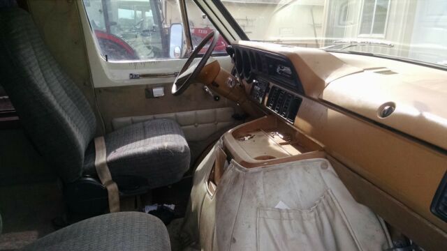 1985 White Dodge Ram Van Van