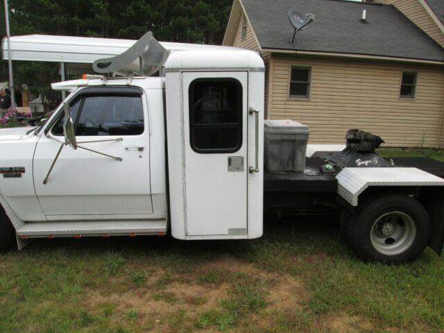 1993 White Dodge Ram 3500 Cab & Chassis W/ Sleeper