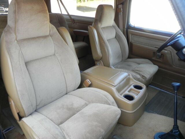 1992 Blue Dodge Ramcharger SUV