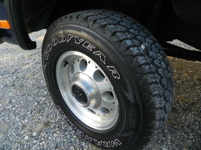 1992 Blue Dodge Ramcharger SUV