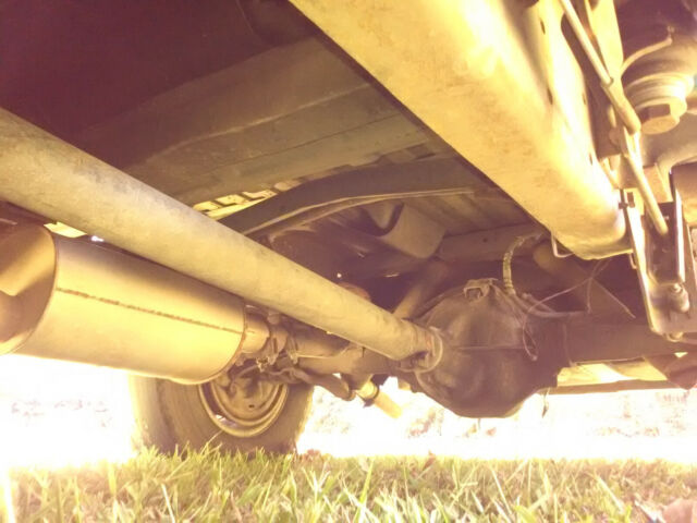 1992 Silver Dodge Ramcharger SUV