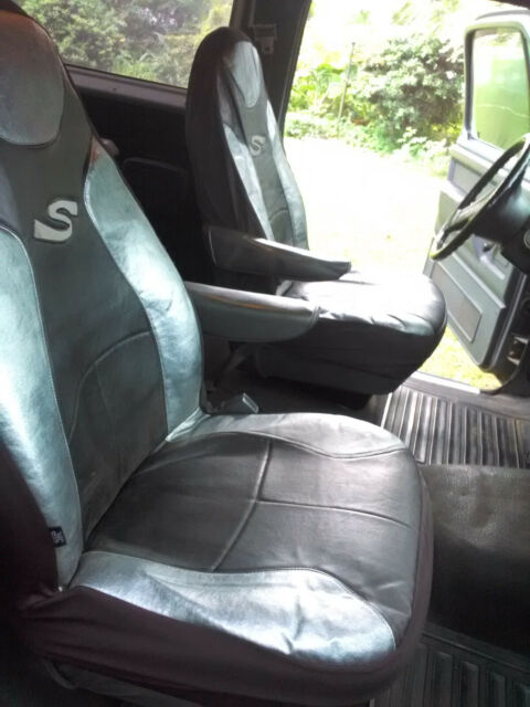 1992 Silver Dodge Ramcharger SUV