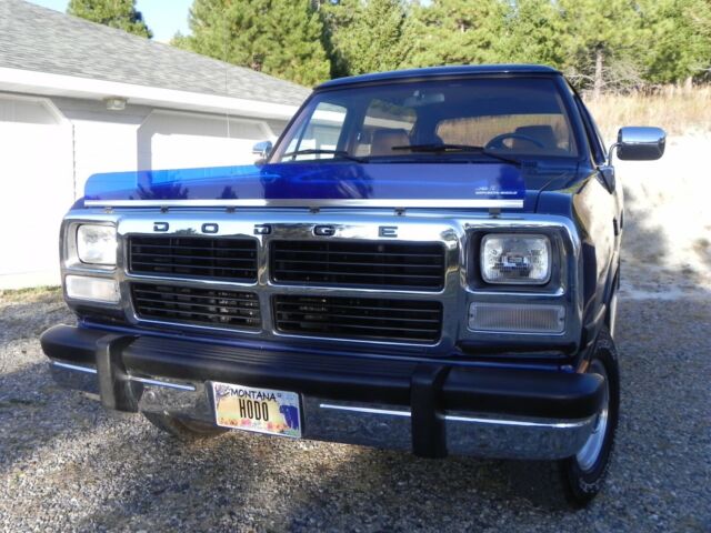 1992 Blue Dodge Ramcharger SUV